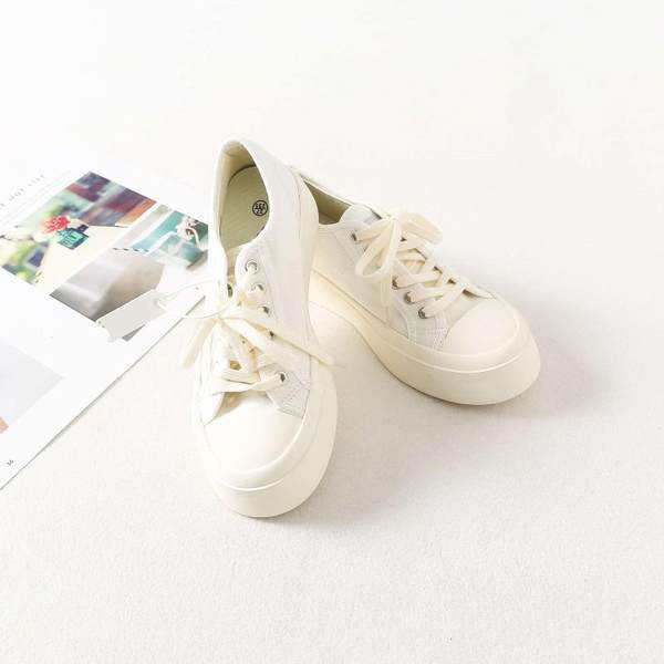 Αθλητικά   παπούτσια με κορδόνια για γυναίκες