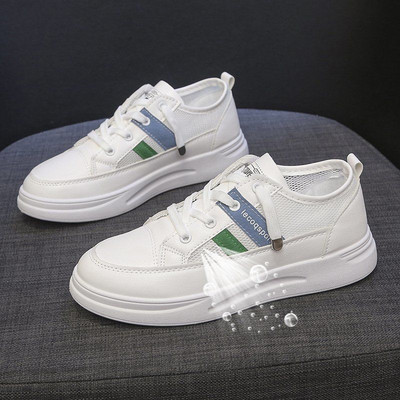 Νέο μοντέλο  αθλητικά παπούτσια  με τραχιά σόλα και επιγραφή για γυναίκες