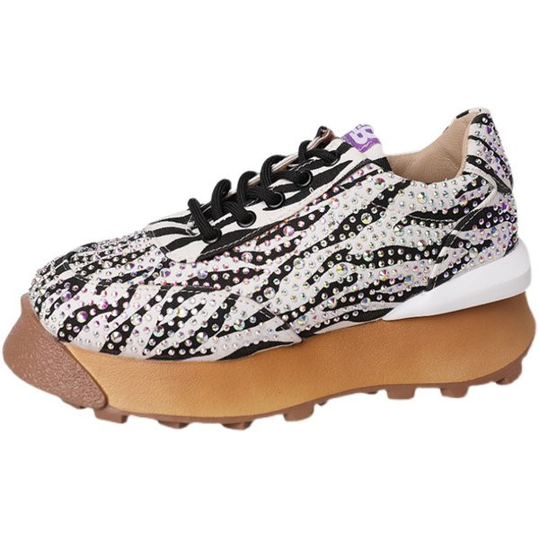 Γυναικεία αθλητικά παπούτσια με άνιμαλ πριντ και πέτρες διακόσμησης