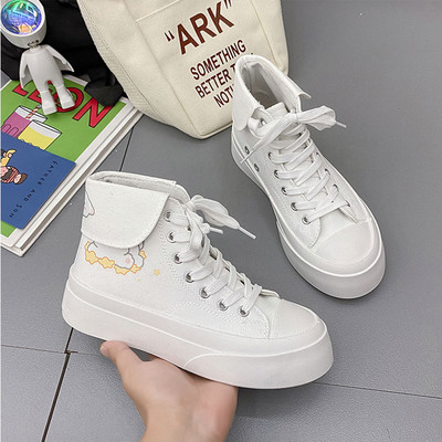 Γυναικεία αθλητικά παπούτσια από οικολογικό δέρμα με απλικέ