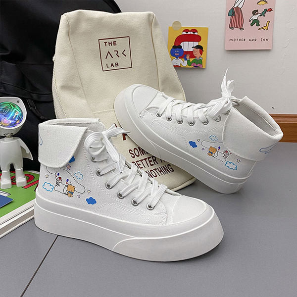 Γυναικεία αθλητικά παπούτσια από οικολογικό δέρμα με απλικέ