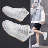 Novi model tenisica od umjetne kože sa ravnim đonom