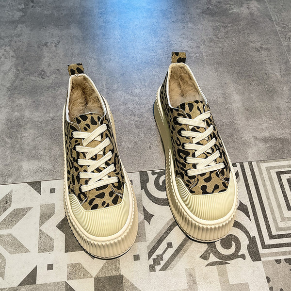 Ženske platnene tenisice s toplom postavom i ravnim potplatom