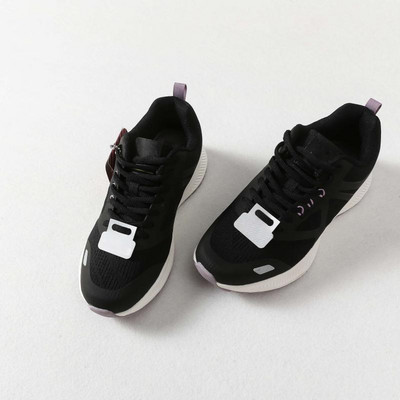 Αθλητικά πάνινα παπούτσια για γυναίκες - για σπορ και καθημερινή ζωή