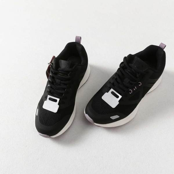 Αθλητικά πάνινα παπούτσια για γυναίκες - για σπορ και καθημερινή ζωή