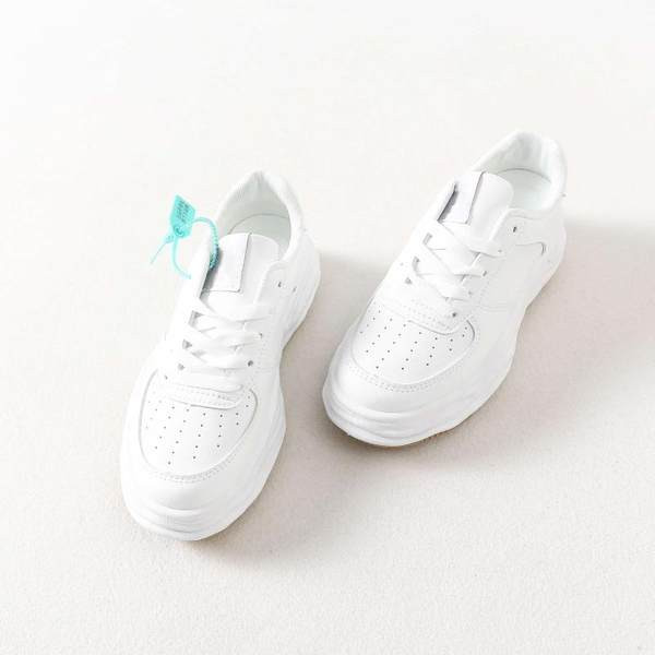 Casual αθλητικά παπούτσια από διάτρητο οικολογικό δέρμα με κορδόνια