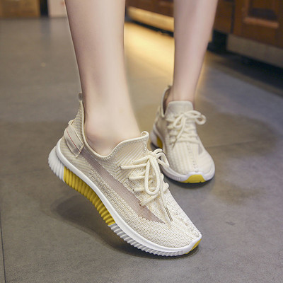 Γυναικεία υφασμάτινα αθλητικά παπούτσια με επίπεδη σόλα και κορδόνια
