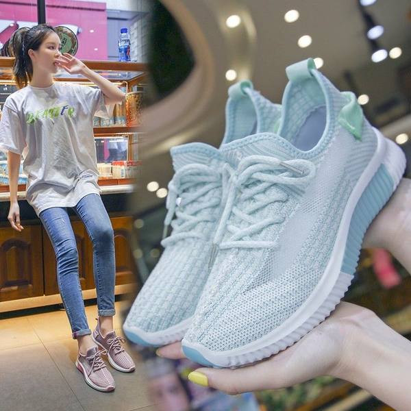 Γυναικεία υφασμάτινα αθλητικά παπούτσια με επίπεδη σόλα και κορδόνια