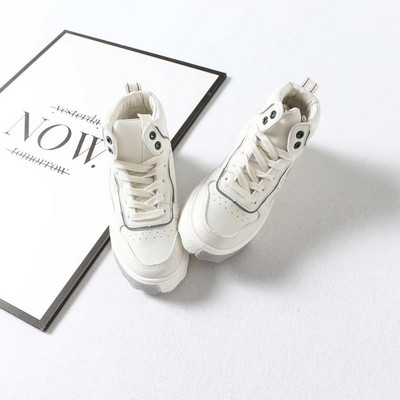 Φθινοπωρινά ψηλά αθλητικά παπούτσια από οικολογικό δέρμα με κορδόνια