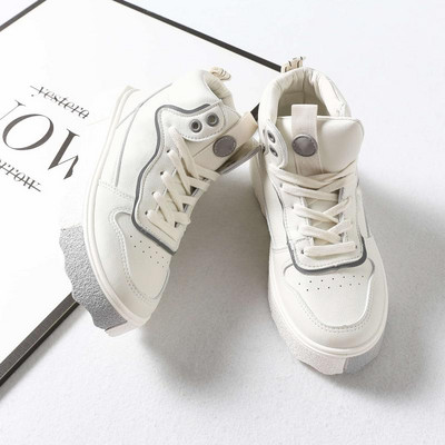 Φθινοπωρινά ψηλά αθλητικά παπούτσια από οικολογικό δέρμα με κορδόνια