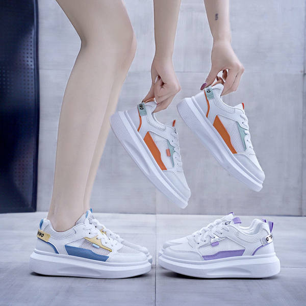 Νέο μοντέλο αθλητικά παπούτσια με ψηλή σόλα κορδόνια και επιγραφή για γυναίκες