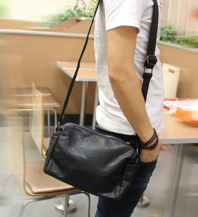 Ανδρική τσάντα casual με μακριά λαβή από οικολογικό δέρμα