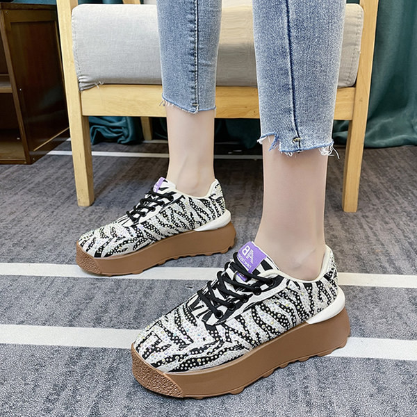 Adidași colorați cu talpă plată - pentru femei