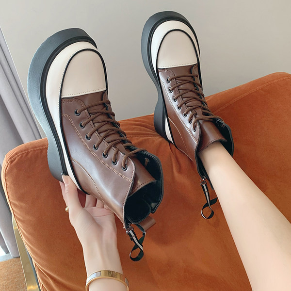 Cizme de dama din piele cu fermoar de culoare maro si negru