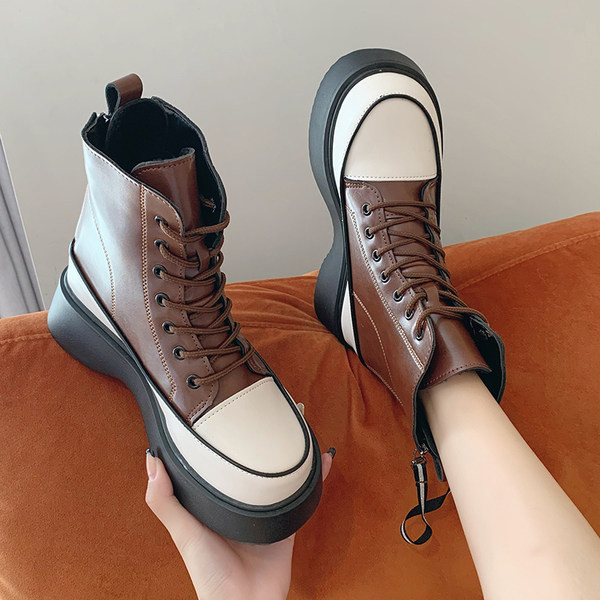 Cizme de dama din piele cu fermoar de culoare maro si negru