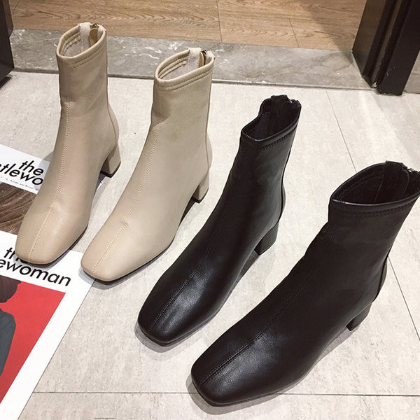 Κλασικό  μοντέλο μπότες από οικολογικό δέρμα