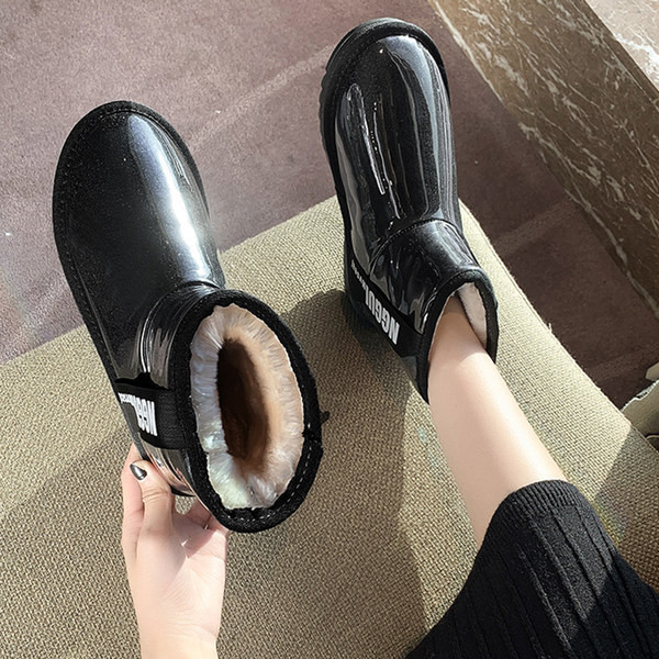 Cizme de dama actuale cu captuseala calda