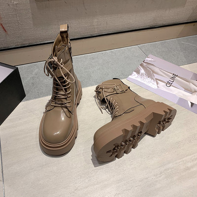 Cizme de dama din piele cu talpa aspra si sireturi