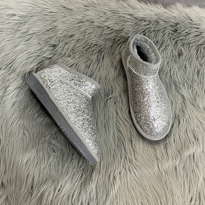 Γυναικείες μπότες με ζεστή φόδρα και γυαλιστερό εφέ