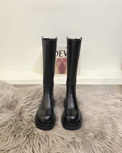 Γυναικείες μπότες από οικολογικό δέρμα με επίπεδη σόλα και φερμουάρ