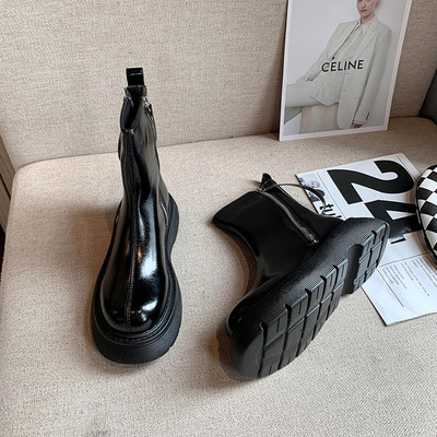 Γυναικείες μπότες από οικολογικό δέρμα με φερμουάρ και επίπεδη σόλα