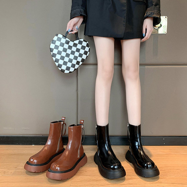 Γυναικείες μπότες από οικολογικό δέρμα με φερμουάρ και επίπεδη σόλα