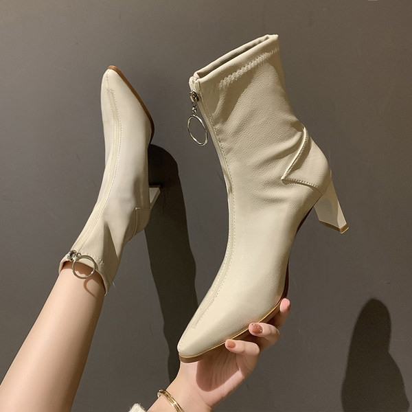 Νέο μοντέλο γυναικεία μυτερά παπούτσια με τακούνι 