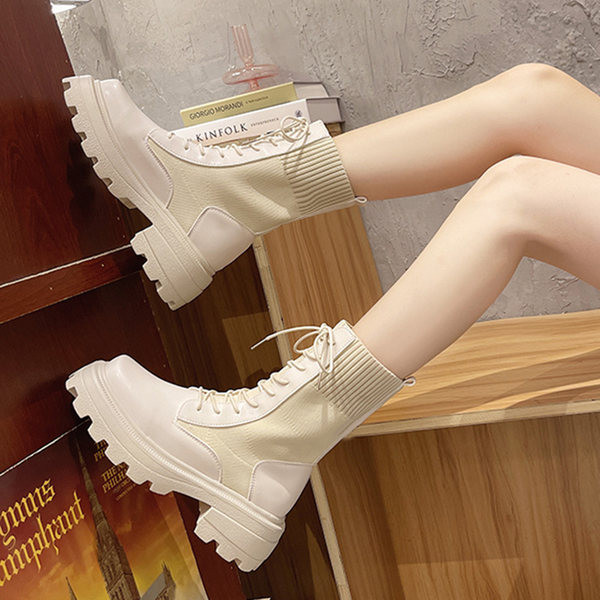 Cizme casual de dama cu talpa aspra si sireturi - in negru si bej