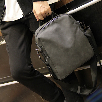 Ανδρική κομψή τσάντα με κοντή και μακριά λαβή από οικολογικό δέρμα