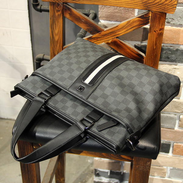 Ανδρική στιλάτη οικολογική δερμάτινη τσάντα με μπορντούρα