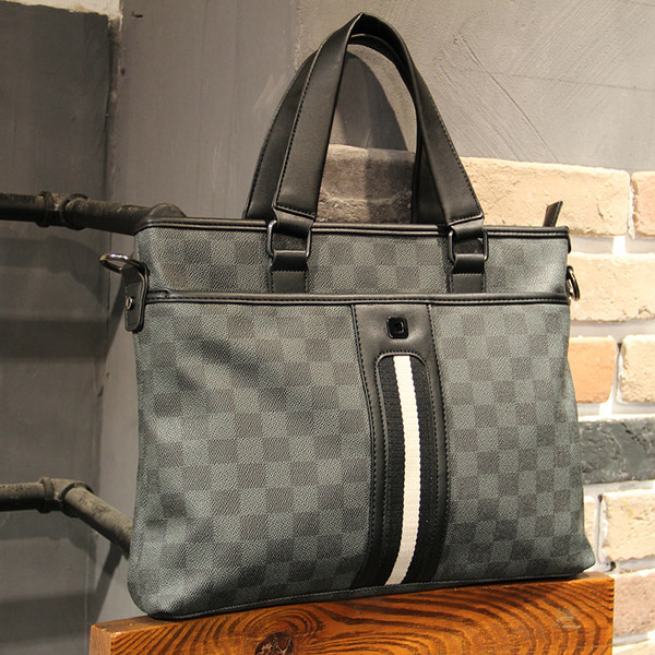 Ανδρική στιλάτη οικολογική δερμάτινη τσάντα με μπορντούρα