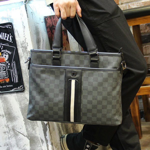 Ανδρική στιλάτη οικολογική δερμάτινη τσάντα με μπορντούρα