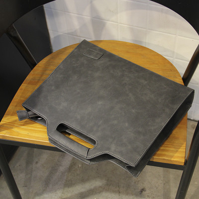 Κομψό ανδρικό τσαντάκι απλό μοντέλο