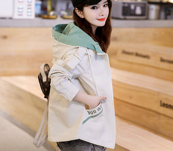 Γυναικείο casual μπουφάν με κουκούλα και τσέπι