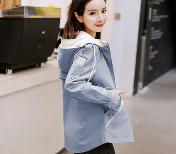 Γυναικείο casual μπουφάν με κουκούλα και τσέπι