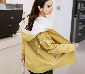 Γυναικείο casual μπουφάν με κουκούλα και τσέπι