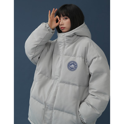 Geaca de iarna model nou cu emblema pentru femei