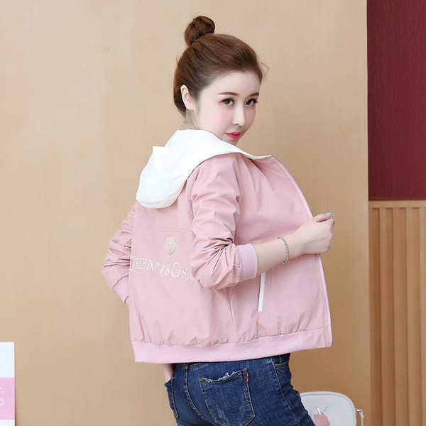 Geaca de dama de toamna cu gluga - mai multe modele