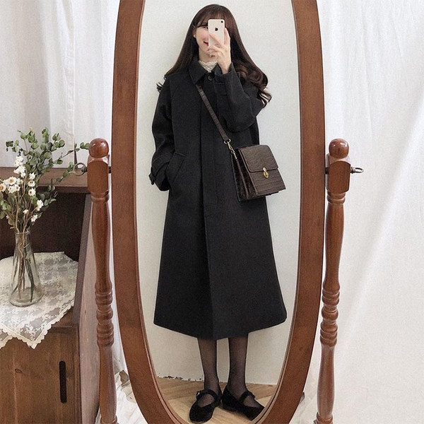 Μακρύ γυναικείο παλτό με κουμπιά σε δύο χρώματα