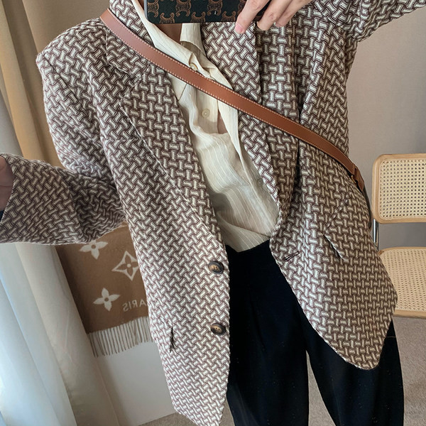 Geaca de toamna de dama cu guler clasic