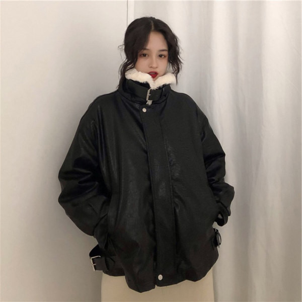 Γυναικείο μπουφάν με χοντρή φόδρα και βαθιές τσέπες