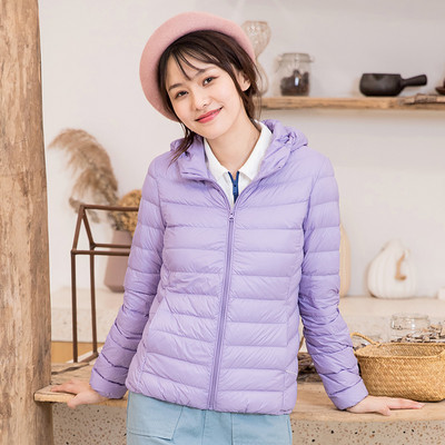 Μονόχρωμο γυναικείο μπουφάν με φερμουάρ και κουκούλα