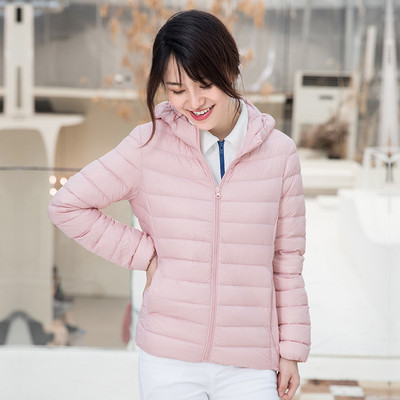 Μονόχρωμο γυναικείο μπουφάν με φερμουάρ και κουκούλα