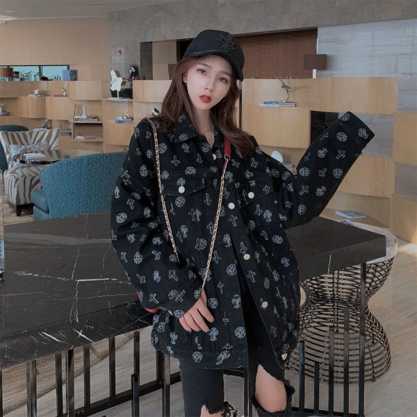 Νέο μοντέλο γυναικείο τζιν μπουφάν με απλικέ και κουμπιά