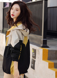 Γυναικείο μπουφάν άνοιξη-φθινόπωρο με κορδόνια και φερμουάρ