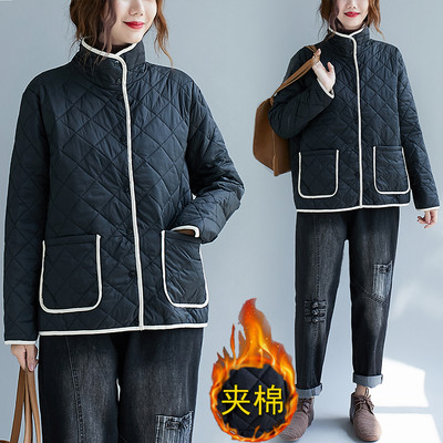 Γυναικείο μπουφάν φαρδύ μοντέλο με τσέπες και κουμπιά