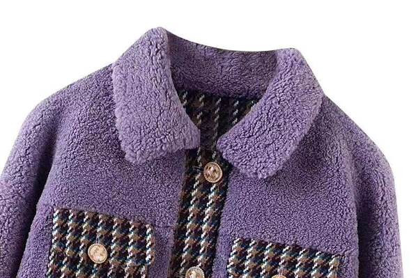 Geaca model nou cu buzunare si nasturi