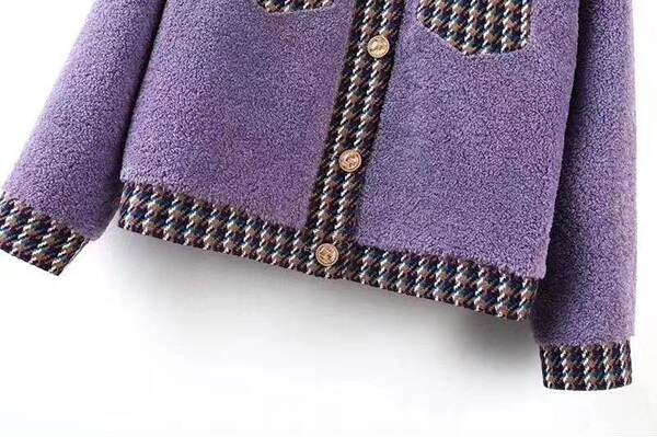 Geaca model nou cu buzunare si nasturi