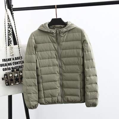 Ελαφρύ γυναικείο μπουφάν για το φθινόπωρο και το χειμώνα - μεγάλα μεγέθη