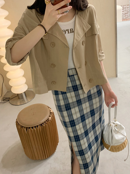 Geaca de dama model scurt pentru primavara si toamna cu maneci reglabile